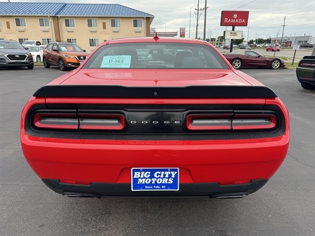 Dodge Challenger 2dr Cpe R/T Shaker 2016 Dodge Challenger 2dr Cpe R/T Shaker 2016