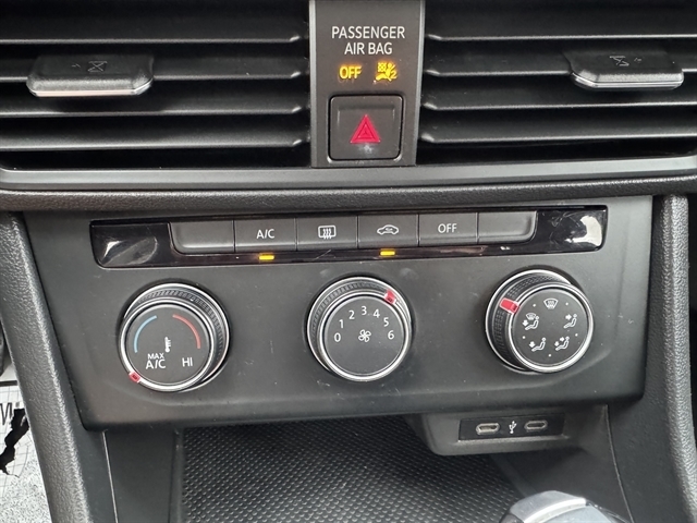 Volkswagen Jetta R-Line Auto 2021 Volkswagen Jetta R-Line Auto 2021