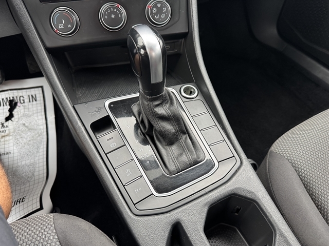 Volkswagen Jetta R-Line Auto 2021 Volkswagen Jetta R-Line Auto 2021