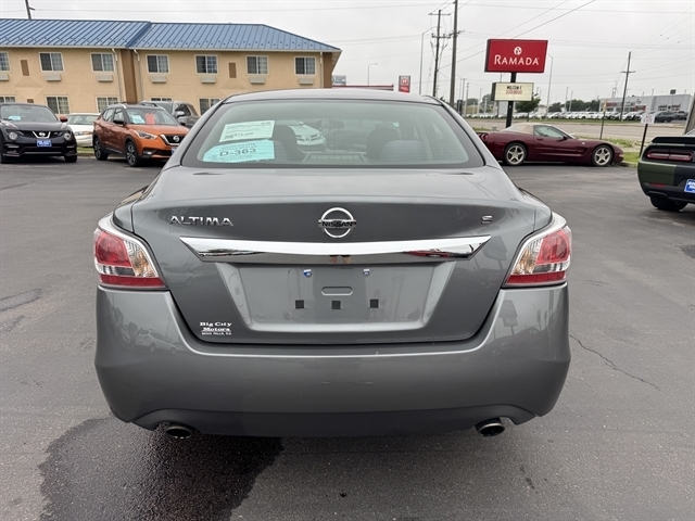 Nissan Altima 4dr Sdn I4 2.5 S 2015 Nissan Altima 4dr Sdn I4 2.5 S 2015