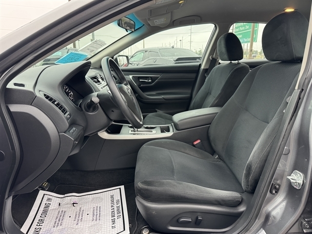 Nissan Altima 4dr Sdn I4 2.5 S 2015 Nissan Altima 4dr Sdn I4 2.5 S 2015