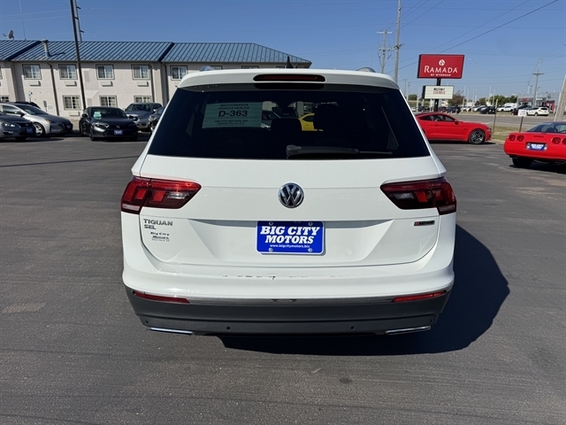 Volkswagen Tiguan 2.0T SE R-Line Black 4MOTION 2020 Volkswagen Tiguan 2.0T SE R-Line Black 4MOTION 2020