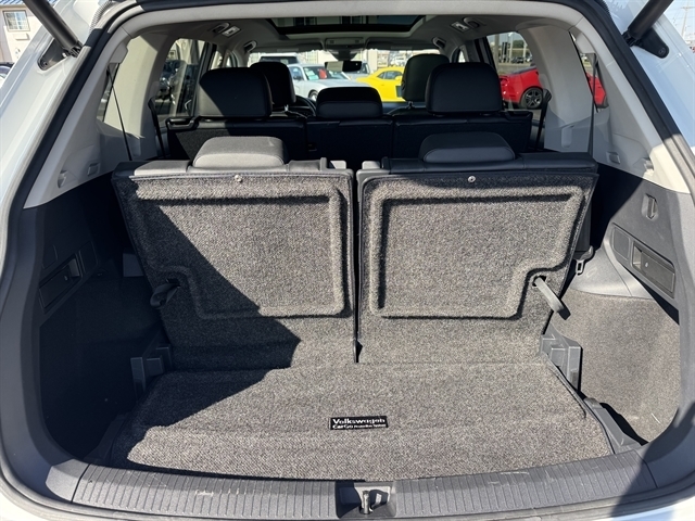 Volkswagen Tiguan 2.0T SE R-Line Black 4MOTION 2020 Volkswagen Tiguan 2.0T SE R-Line Black 4MOTION 2020