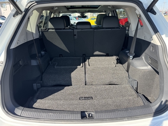 Volkswagen Tiguan 2.0T SE R-Line Black 4MOTION 2020 Volkswagen Tiguan 2.0T SE R-Line Black 4MOTION 2020