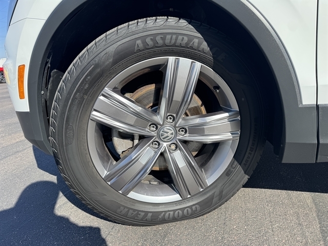 Volkswagen Tiguan 2.0T SE R-Line Black 4MOTION 2020 Volkswagen Tiguan 2.0T SE R-Line Black 4MOTION 2020