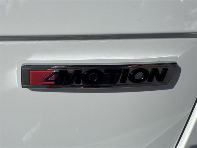 Volkswagen Tiguan 2.0T SE R-Line Black 4MOTION 2020 Volkswagen Tiguan 2.0T SE R-Line Black 4MOTION 2020