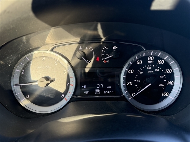 Nissan Sentra 4dr Sdn I4 CVT SR 2013 Nissan Sentra 4dr Sdn I4 CVT SR 2013