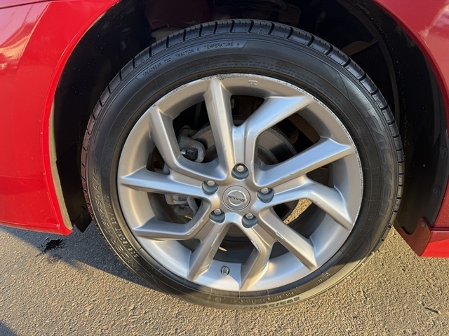 Nissan Sentra 4dr Sdn I4 CVT SR 2013 Nissan Sentra 4dr Sdn I4 CVT SR 2013