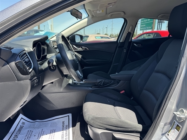 Mazda MAZDA3 4dr Sdn Auto i Touring 2014 Mazda MAZDA3 4dr Sdn Auto i Touring 2014