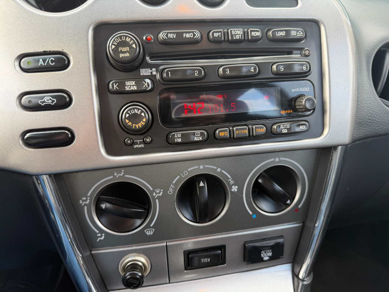 Pontiac Vibe  2004 Pontiac Vibe  2004