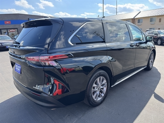 Toyota Sienna LE AWD 8-Passenger (Natl) 2022 Toyota Sienna LE AWD 8-Passenger (Natl) 2022