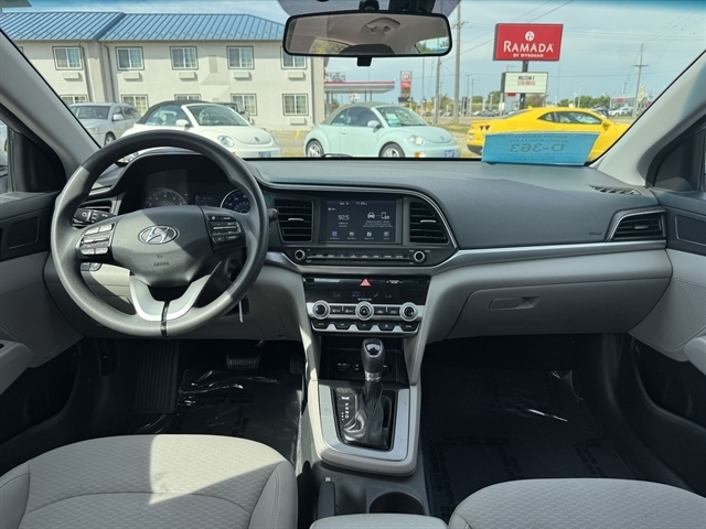 Hyundai Elantra SEL IVT 2020 Hyundai Elantra SEL IVT 2020