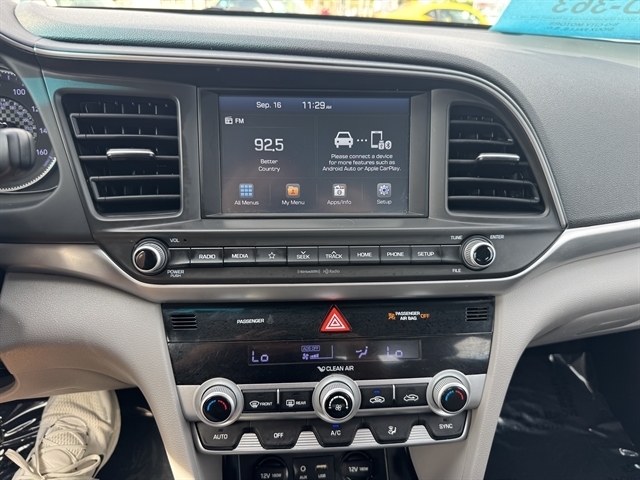 Hyundai Elantra SEL IVT 2020 Hyundai Elantra SEL IVT 2020