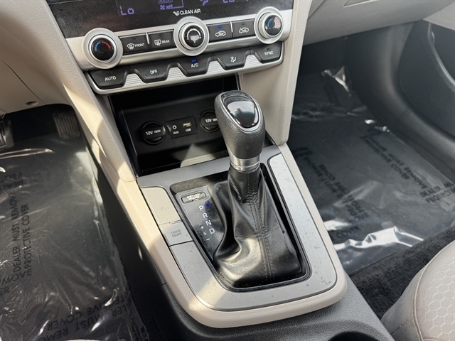 Hyundai Elantra SEL IVT 2020 Hyundai Elantra SEL IVT 2020