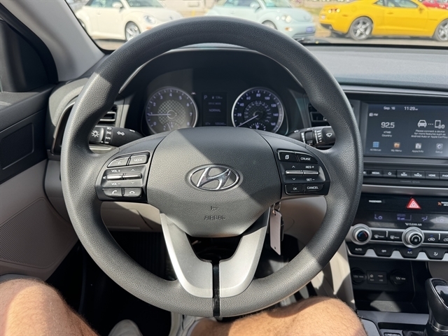 Hyundai Elantra SEL IVT 2020 Hyundai Elantra SEL IVT 2020