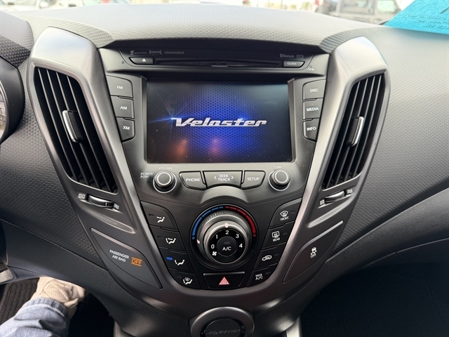 Hyundai Veloster 3dr Cpe Man Turbo R-Spec 2015 Hyundai Veloster 3dr Cpe Man Turbo R-Spec 2015