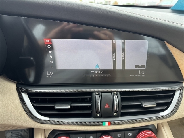 Alfa Romeo Giulia Ti Lusso AWD 2018 Alfa Romeo Giulia Ti Lusso AWD 2018