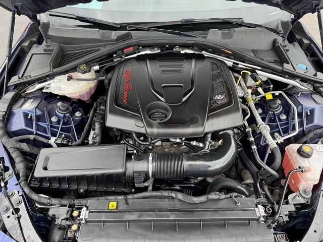 Alfa Romeo Giulia Ti Lusso AWD 2018 Alfa Romeo Giulia Ti Lusso AWD 2018