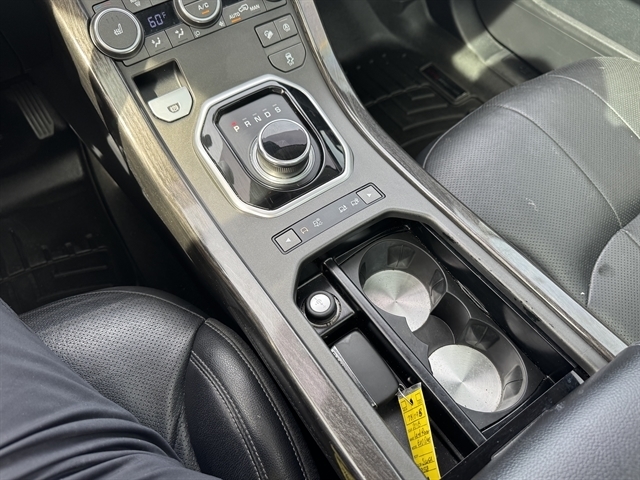 Land Rover Range Rover Evoque 5 Door SE 2018 Land Rover Range Rover Evoque 5 Door SE 2018