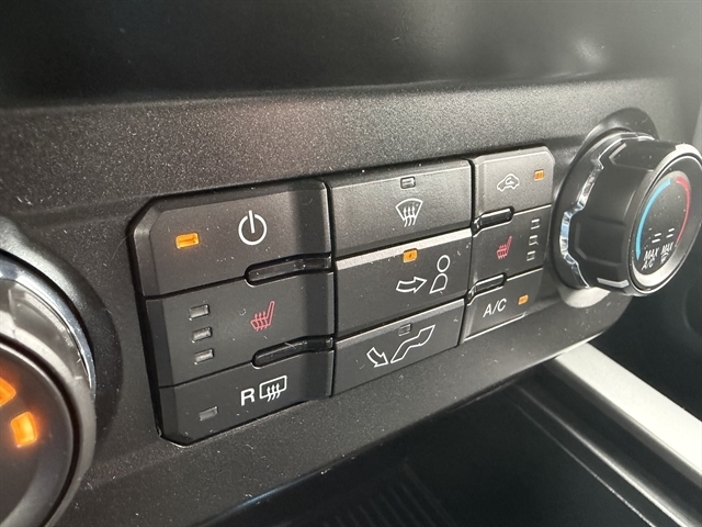 Ford F-150 XLT 4WD SuperCrew 5.5' Box 2019 Ford F-150 XLT 4WD SuperCrew 5.5' Box 2019