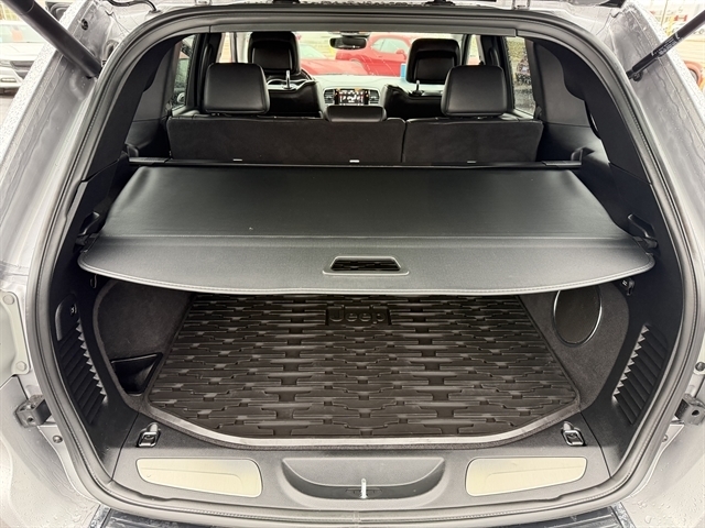 Jeep Grand Cherokee Summit 4x4 2021 Jeep Grand Cherokee Summit 4x4 2021