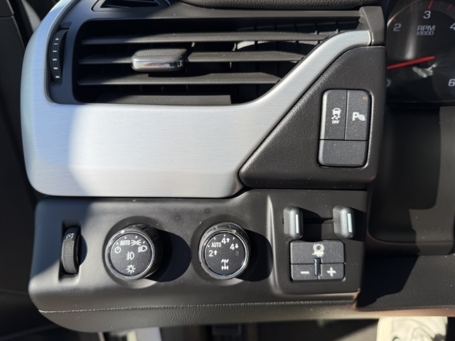 GMC Yukon 4WD 4dr SLE 2016 GMC Yukon 4WD 4dr SLE 2016