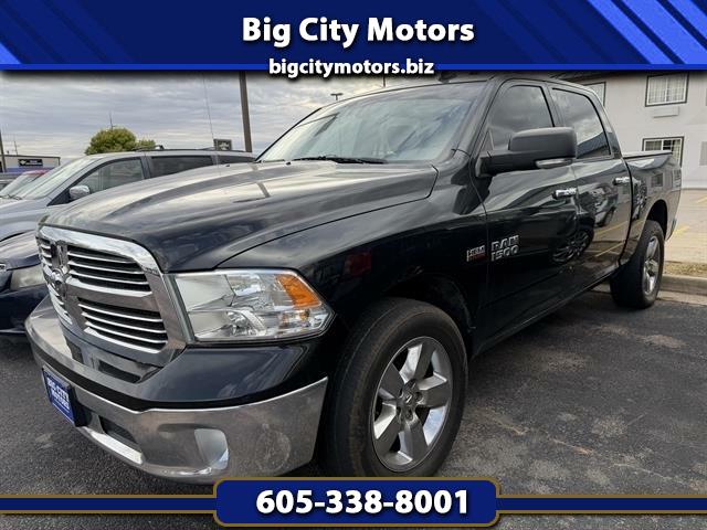 2015 RAM 1500 4WD Crew Cab 140.5" Big Horn
