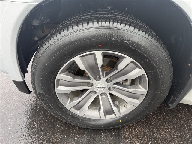 Nissan Armada 4WD 4dr Platinum 2015 Nissan Armada 4WD 4dr Platinum 2015