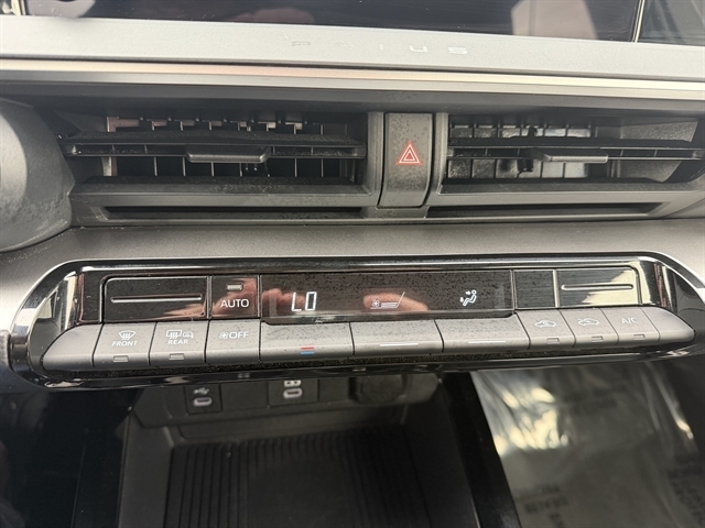 Toyota Prius Limited (Natl) 2024 Toyota Prius Limited (Natl) 2024