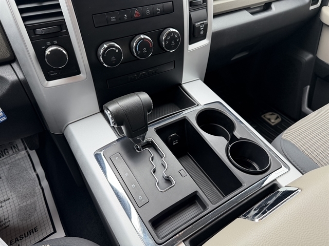 RAM 1500 4WD Crew Cab 140.5" Outdoorsman 2011 RAM 1500 4WD Crew Cab 140.5" Outdoorsman 2011