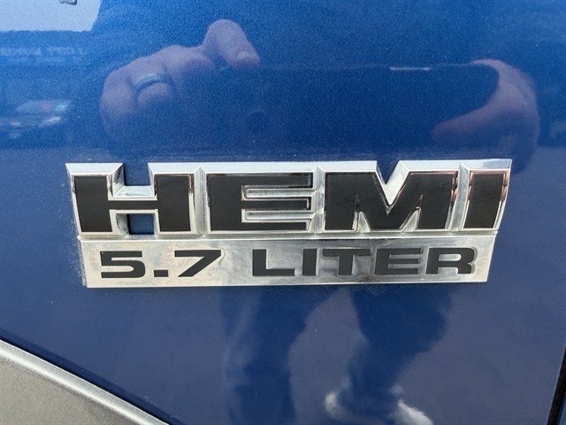 RAM 1500 4WD Crew Cab 140.5" Outdoorsman 2011 RAM 1500 4WD Crew Cab 140.5" Outdoorsman 2011