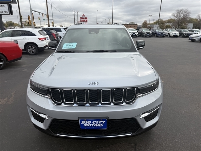 Jeep Grand Cherokee Limited 4x4 2024 Jeep Grand Cherokee Limited 4x4 2024