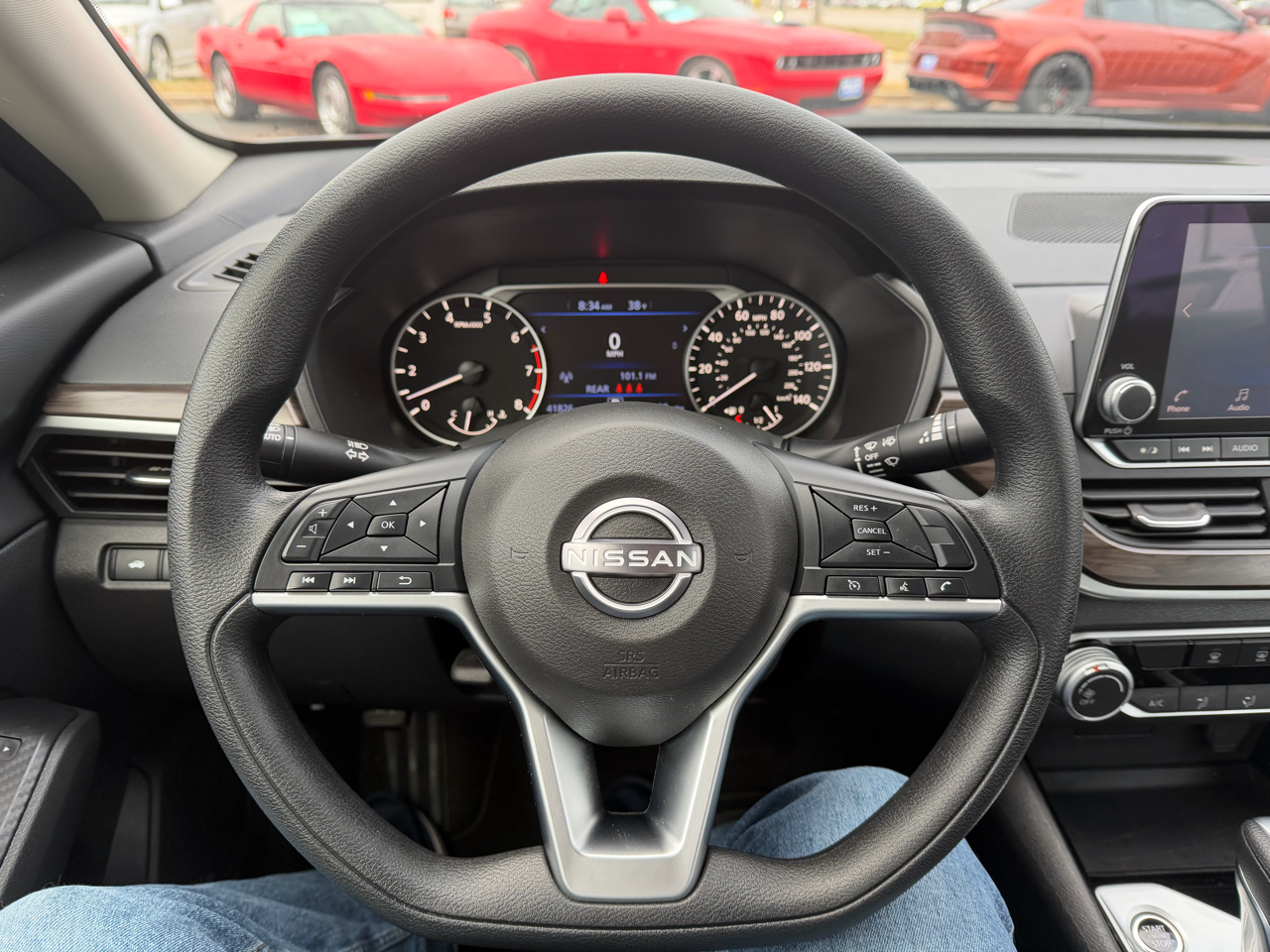 Nissan Altima 2.5 SV Sedan 2024 Nissan Altima 2.5 SV Sedan 2024