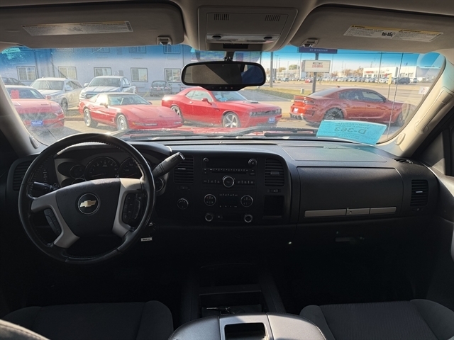 Chevrolet Silverado 1500 4WD Crew Cab 143.5" LT 2009 Chevrolet Silverado 1500 4WD Crew Cab 143.5" LT 2009