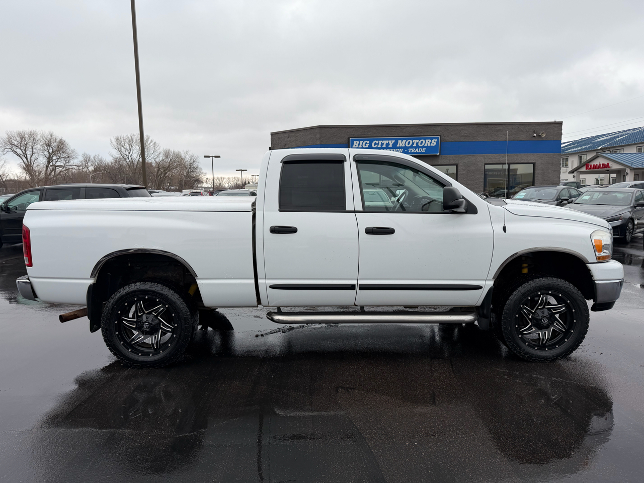 Dodge Ram 2500 4dr Quad Cab 140.5 4WD SLT 2006