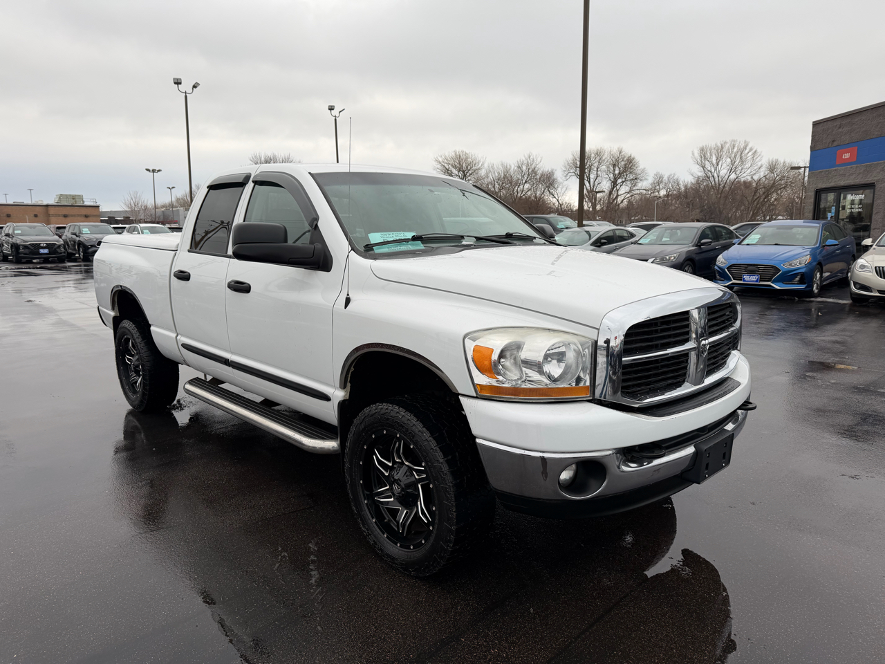 Dodge Ram 2500 4dr Quad Cab 140.5 4WD SLT 2006