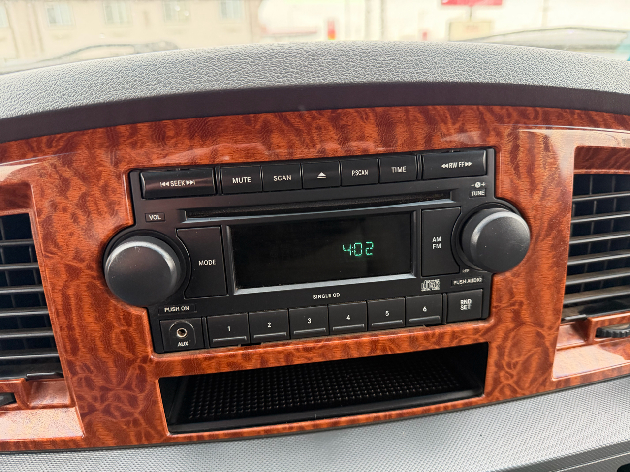 Dodge Ram 2500 4dr Quad Cab 140.5 4WD SLT 2006