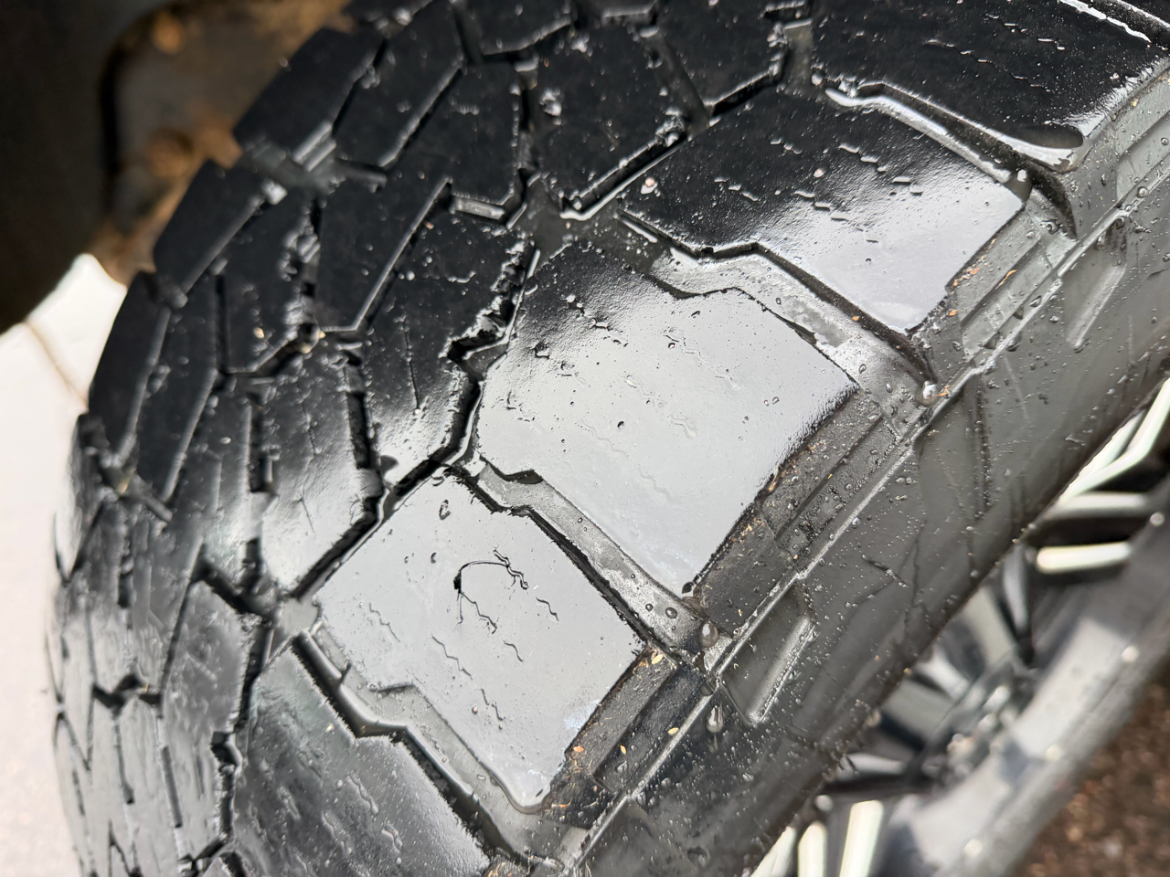 Dodge Ram 2500 4dr Quad Cab 140.5 4WD SLT 2006