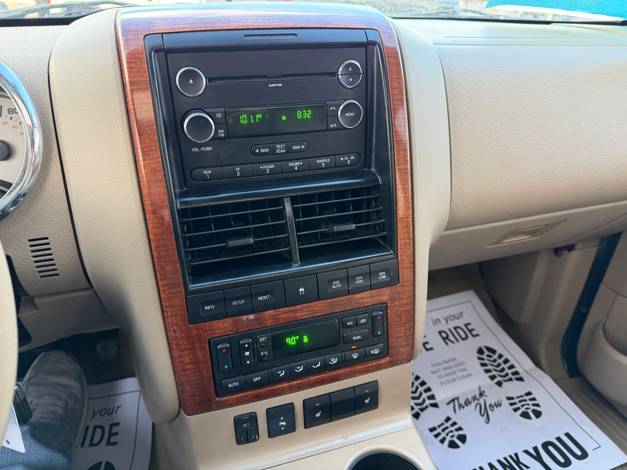 Ford Explorer 4WD 4dr V8 Eddie Bauer 2008