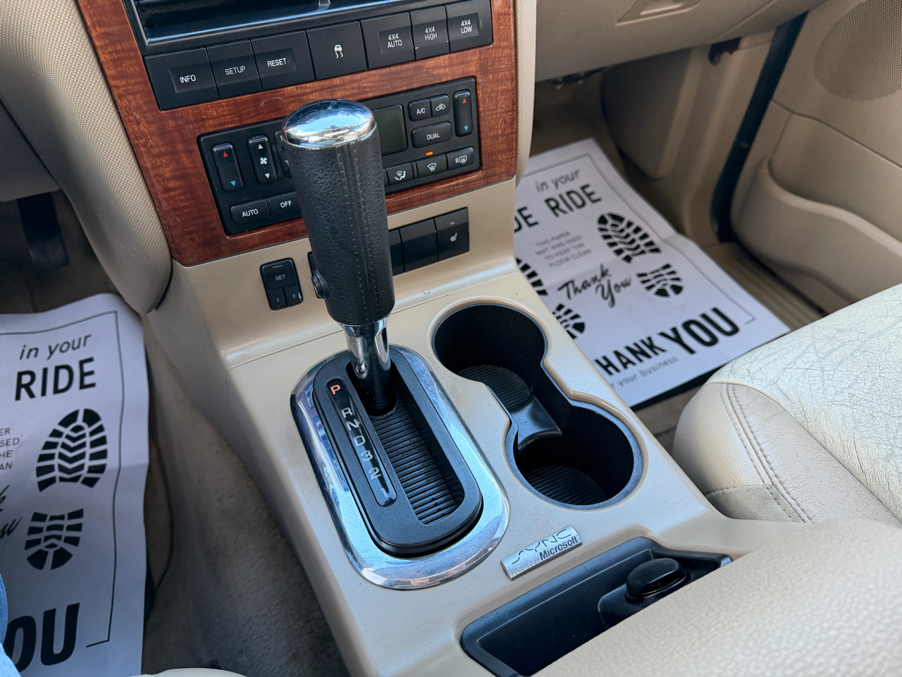 Ford Explorer 4WD 4dr V8 Eddie Bauer 2008