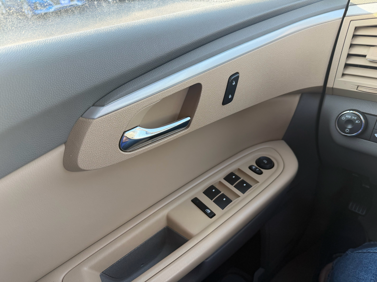 Chevrolet Traverse FWD 4dr LT w/2LT 2009