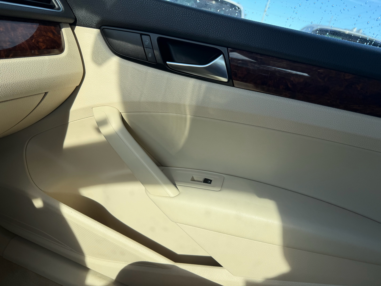 Volkswagen Passat 4dr Sdn 2.5L Auto SEL Premium 2013