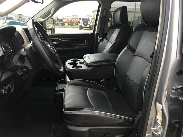 RAM 2500 Laramie 4x4 Crew Cab 6'4" Box 2024