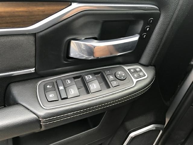 RAM 2500 Laramie 4x4 Crew Cab 6'4" Box 2024