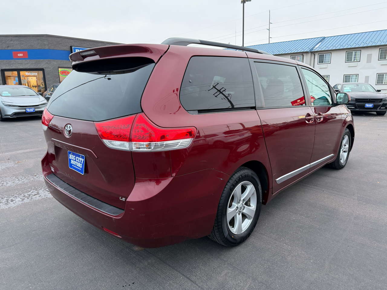 Toyota Sienna 5dr 7-Pass Van V6 LE AAS FWD (Natl) 2014
