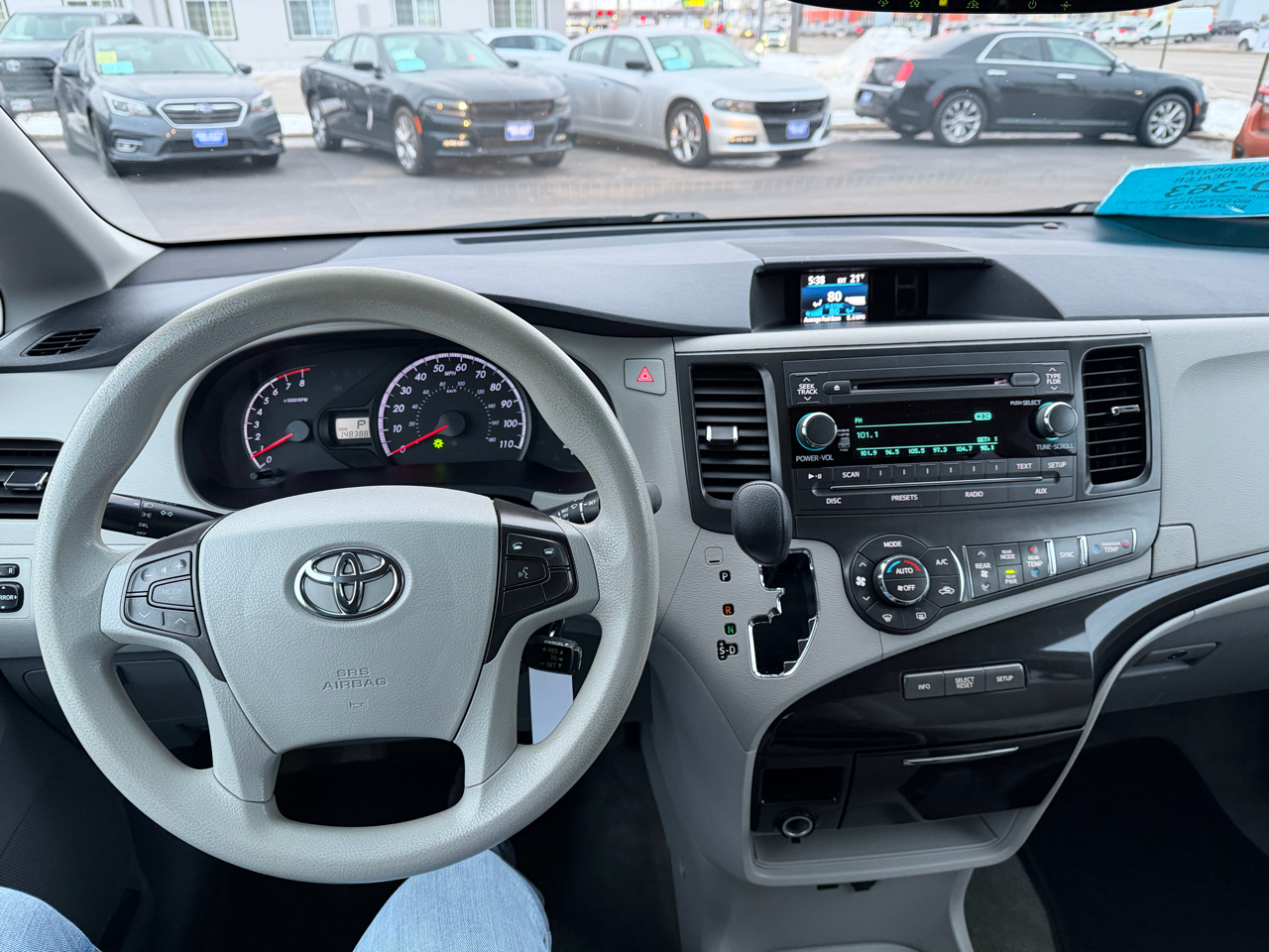 Toyota Sienna 5dr 7-Pass Van V6 LE AAS FWD (Natl) 2014