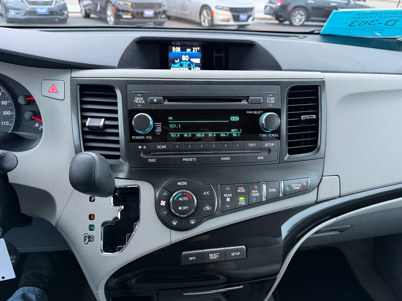 Toyota Sienna 5dr 7-Pass Van V6 LE AAS FWD (Natl) 2014