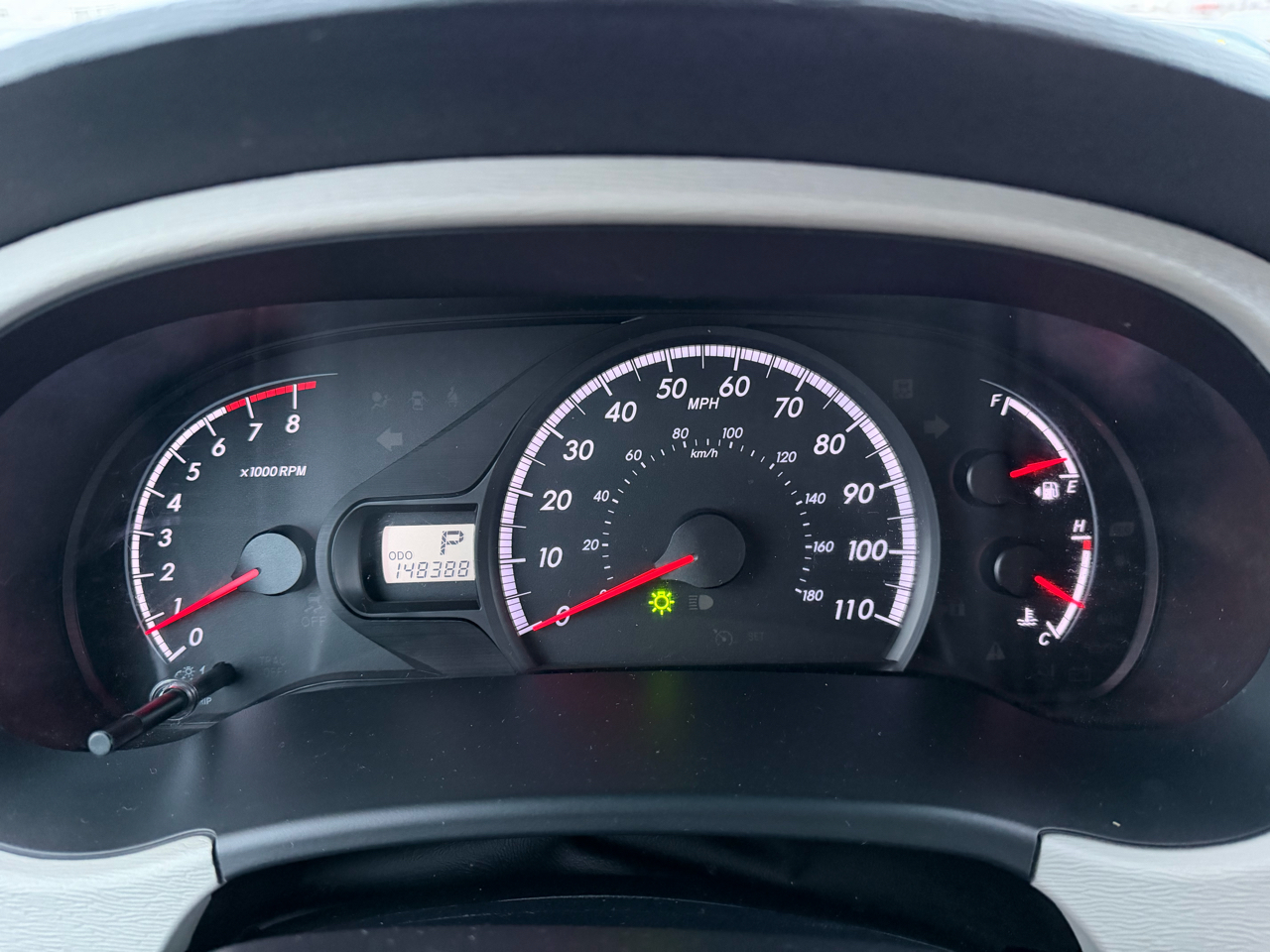 Toyota Sienna 5dr 7-Pass Van V6 LE AAS FWD (Natl) 2014