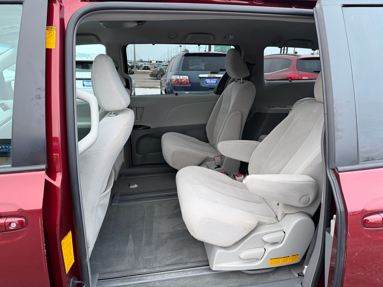 Toyota Sienna 5dr 7-Pass Van V6 LE AAS FWD (Natl) 2014