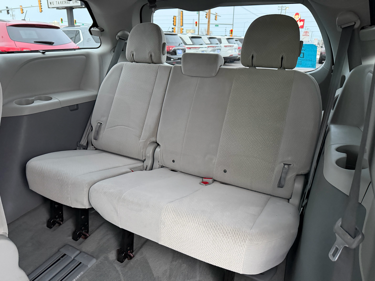 Toyota Sienna 5dr 7-Pass Van V6 LE AAS FWD (Natl) 2014